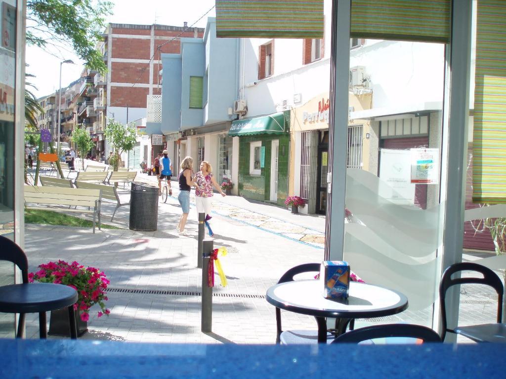 Hostal Puig Rom Roses Luaran gambar