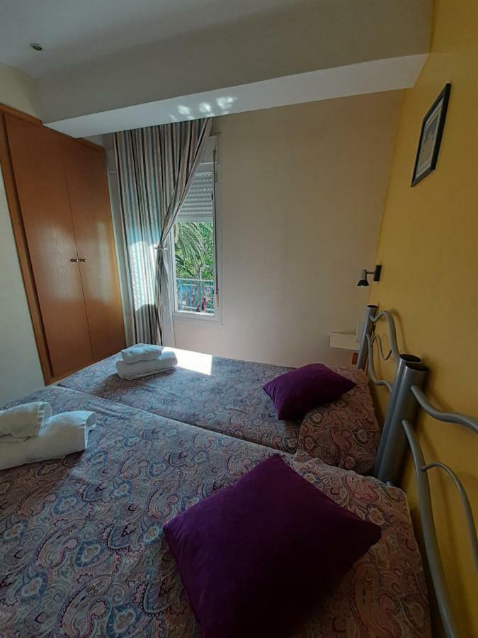 Hostal Puig Rom Roses Luaran gambar